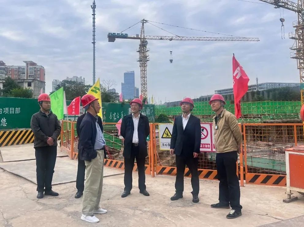 集团党委委员、职工董事、工会主席杨海军到四川一建宣贯集团三届党委第153、154次（扩大）会议精神
