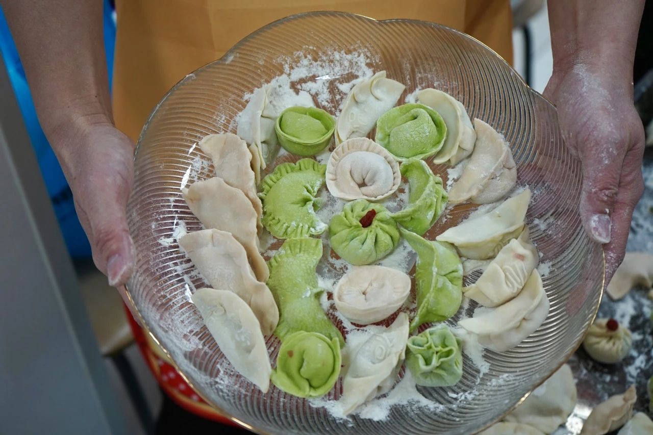 @所有人，今天做个“饺饺”者，四川一建年味“氛围组”已就位！