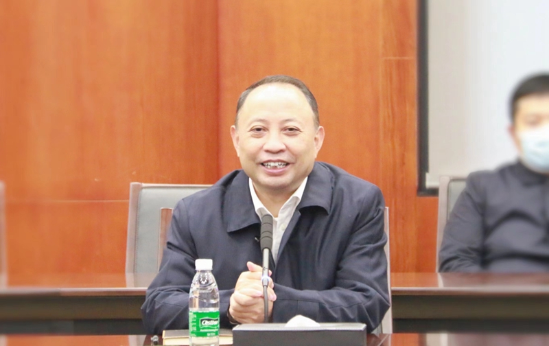 何厅_副本.jpg
