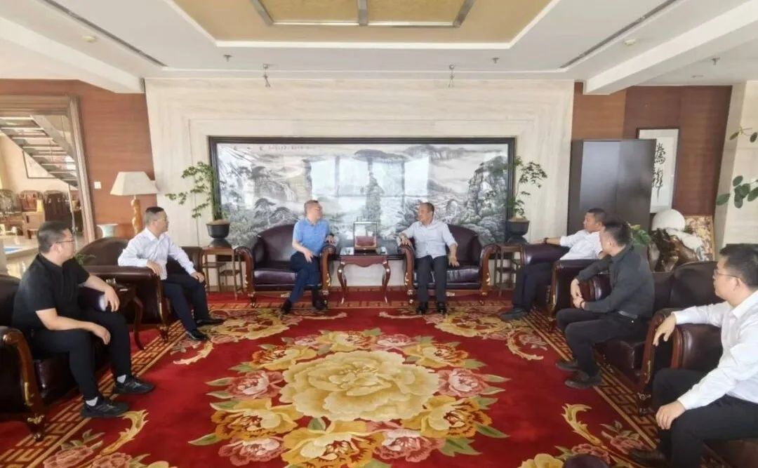 马洪力一行到云南和成集团进行座谈交流